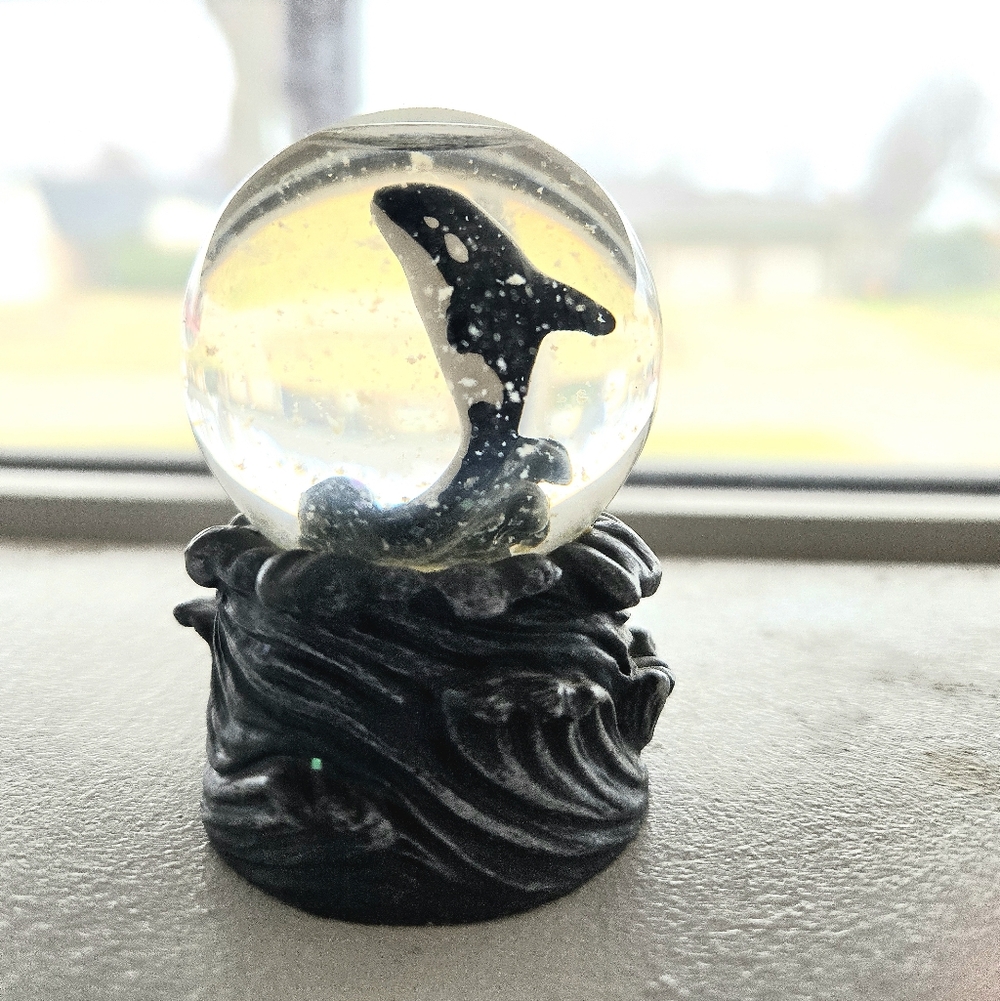 Glass Snow Globe with Orca Whale Figurine - Black & Clear